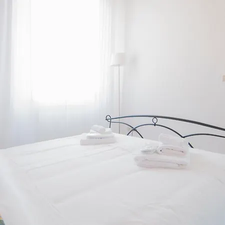 & Hills - Ambrogiohost Apartman Bologna